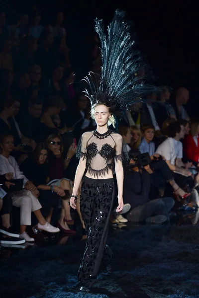 Look 35